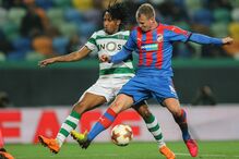 Jogadores em ação no Sporting - Plzen