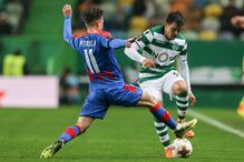 Jogadores em ação no Sporting - Plzen