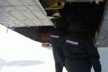 Barras de ouro ficaram espalhadas na pista durante a descolagem da aeronave