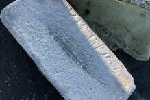 Barras de ouro ficaram espalhadas na pista durante a descolagem da aeronave