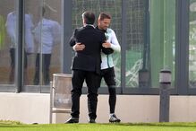 Adrien Silva com Bruno de Carvalho quando era capitão do Sporting