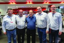 Da esq. para a dir.: Armando Esteves Pereira, diretor-geral editorial-adjunto do CM/CMTV; Octávio Ribeiro, diretor-geral editorial do CM/CMTV; João Vaz, jornalista e comissário para as comemorações do 40º aniversário do CM; Carlos Rodrigues, diretor-executivo do CM e Paulo João Santos, diretor-adjunto do CM   