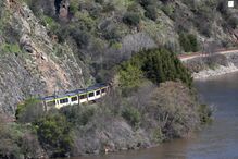 Composição ficou parada na linha, perto do apeadeiro de Ferrão, em Sabrosa 