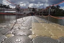 Ponte flutuante liga Alcoutim a San Lucar