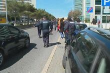 Confrontos entre adeptos do Benfica e Sporting no Campus de Justiça