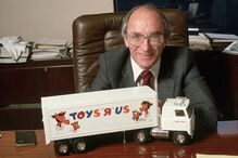 Charles Lazarus, o fundador da Toys 'R' Us	