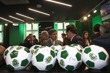 Bruno de Carvalho inaugura loja no dia em que completa cinco anos de mandato