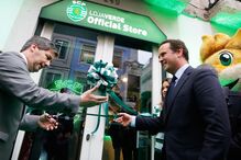 Bruno de Carvalho inaugura loja no dia em que completa cinco anos de mandato
