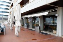 Assalta geladaria e ataca de catana