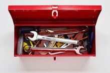 Jovem obriga mulheres a masturbarem-se com ferramentas