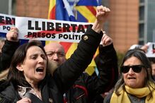 Manifestantes defendem em Bruxelas independentistas catalães detidos