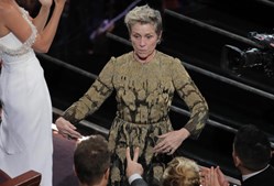 Frances McDormand é a grande vencedora do Óscar de 'Melhor Atriz Principal' pela sua personagem em 'Três Cartazes à Beira da Estrada'
