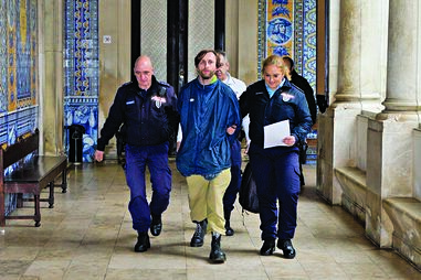 Colin Gloster, irlandês de 37 anos, vai receber tratamento psiquiátrico, como detido, por ordem do Tribunal de Coimbra