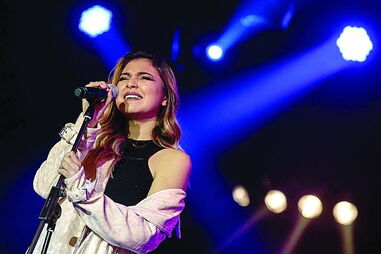 Bárbara Bandeira no palco