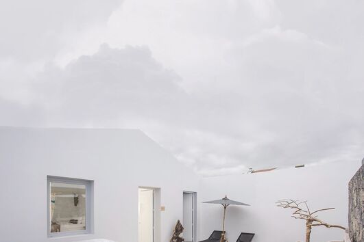 White Exclusive Suites & Villas