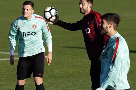 Guarda-redes tem Buffon e Rui Patrício como referências