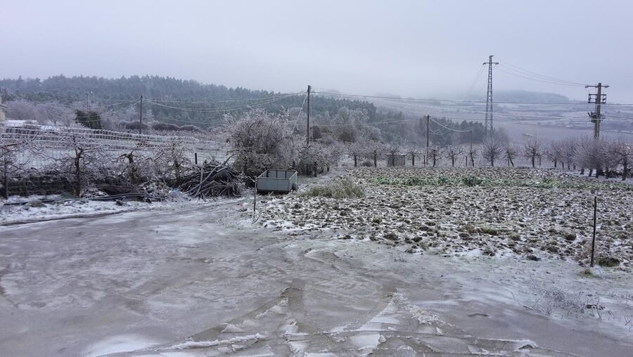 Neve na vila de Carrazeda de Ansiães, distrito de Bragança