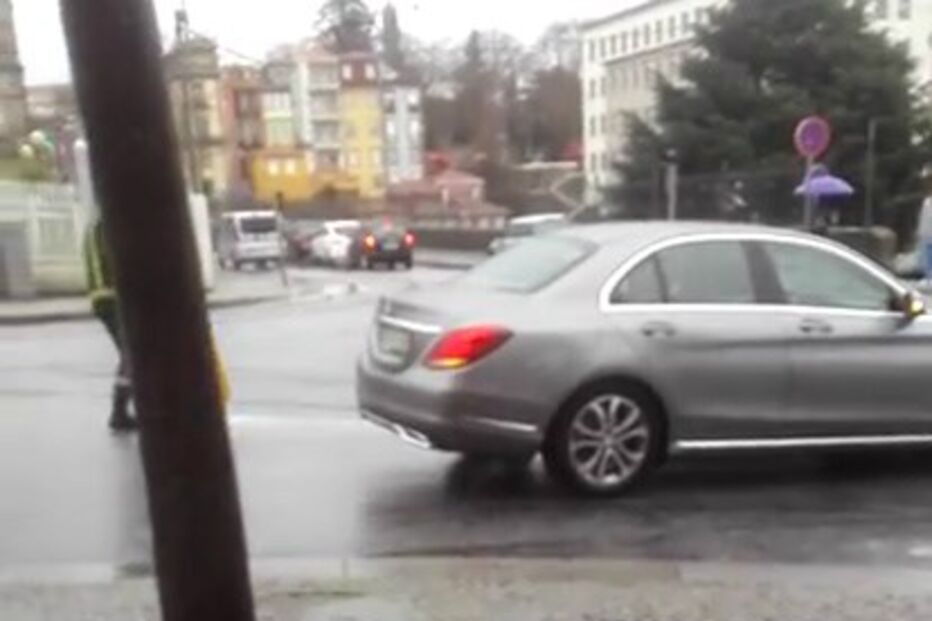 Derrame de gasóleo provoca acidentes no Porto