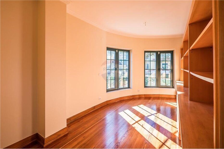 Luciana Abreu colocou casa em Alcabideche à venda por 635 mil euros