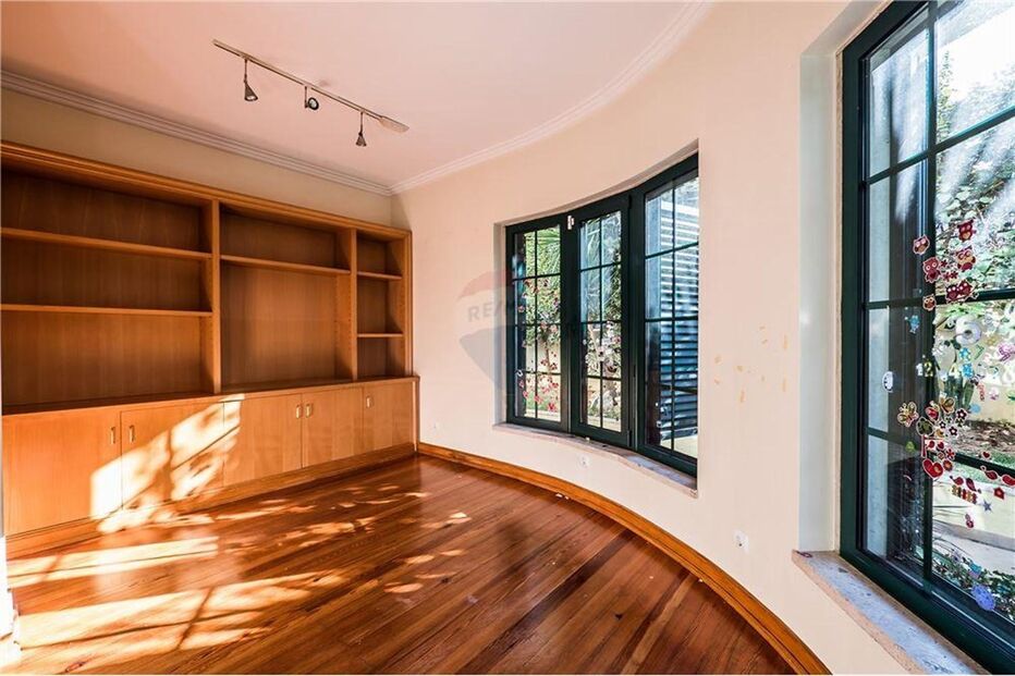 Luciana Abreu colocou casa em Alcabideche à venda por 635 mil euros