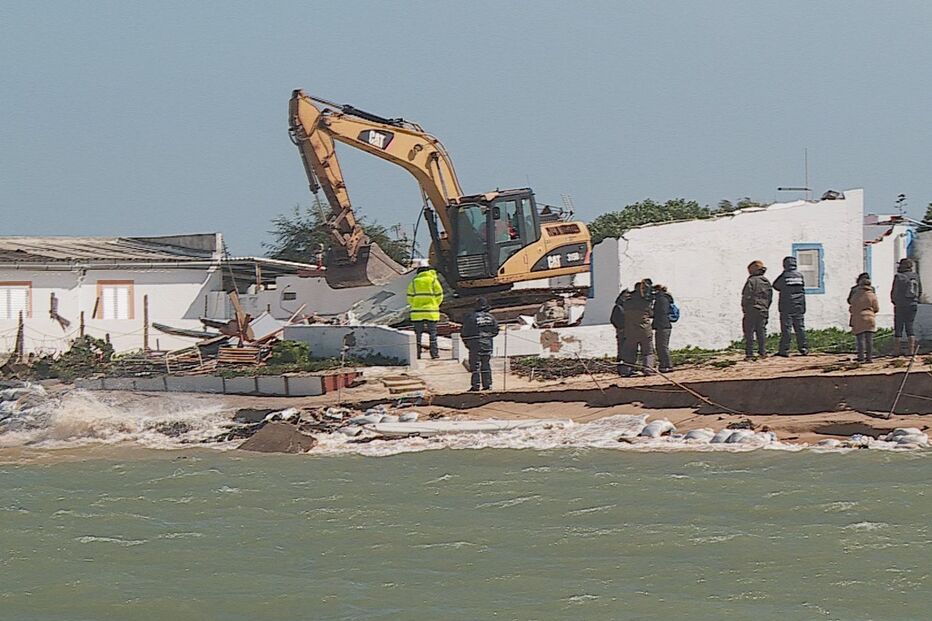 culatra, algarve, demolições, mau tempo, chuva, vento