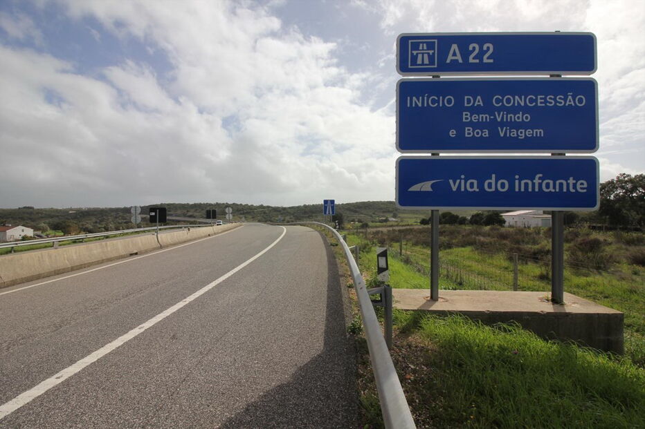 Acidente mortal na A22