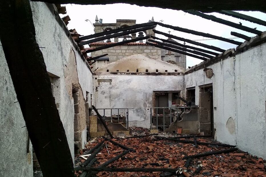 restaurante, chamas, destruição 