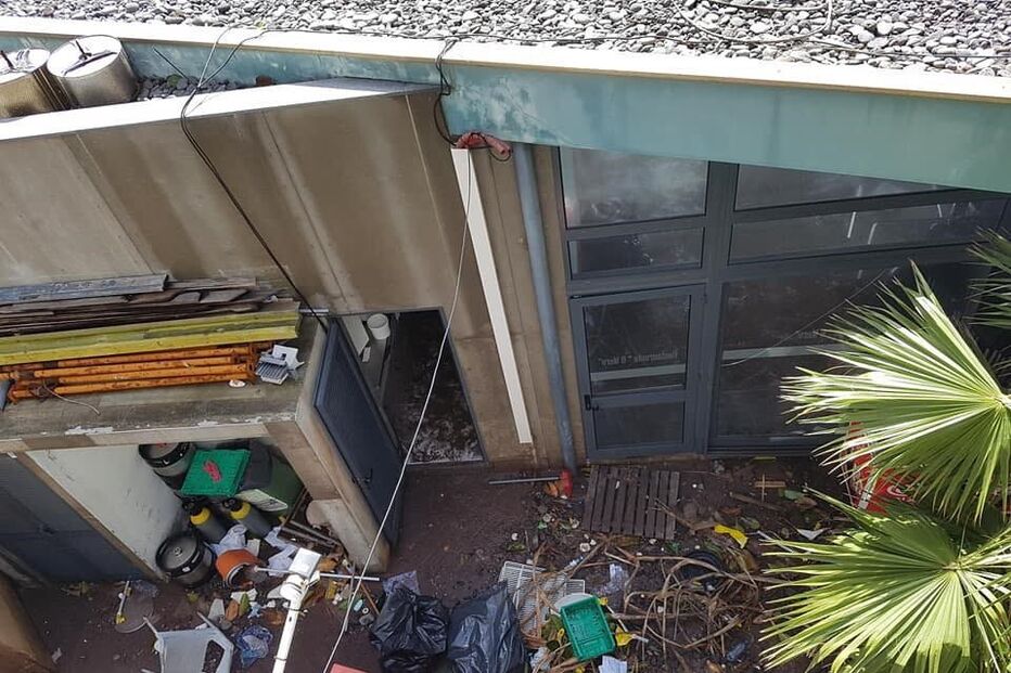 Bar do Garajau foi destruído pelas ondas