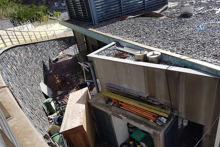Bar do Garajau foi destruído pelas ondas