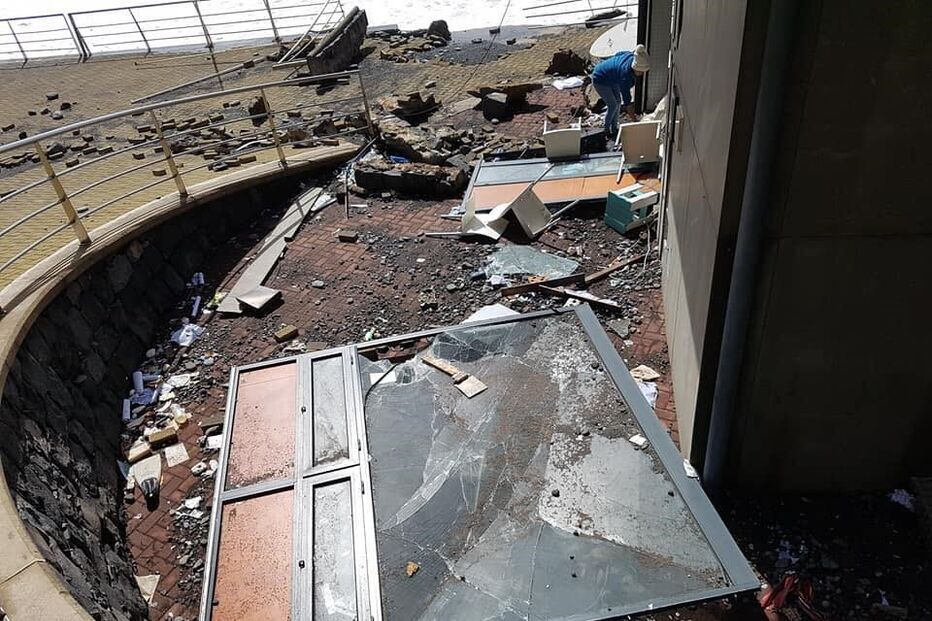 Bar do Garajau foi destruído pelas ondas