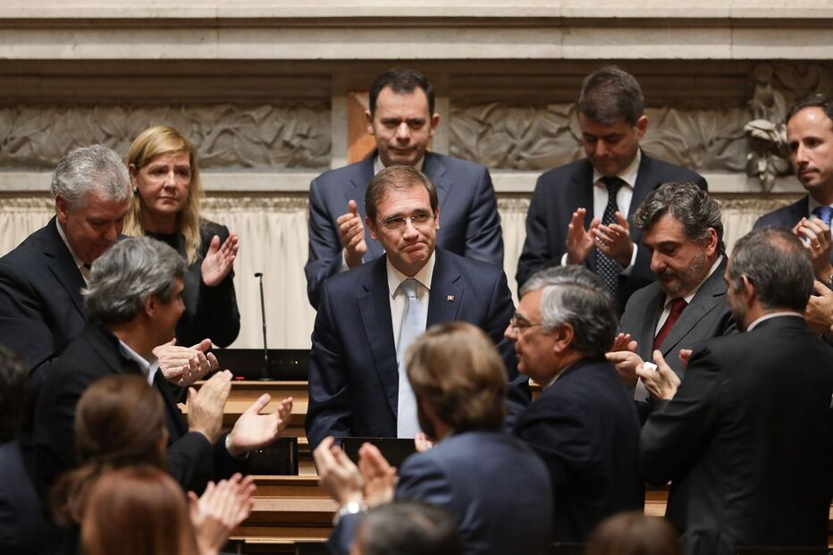 Passos Coelho aplaudido na despedida da Assembleia da República
