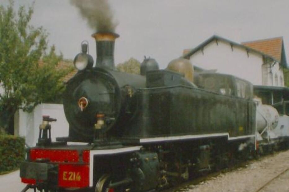 Locomotiva história estava parada há anos na estação da Régua