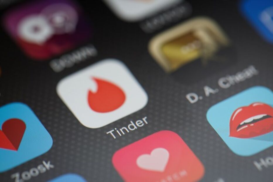 'Saca' 45 mil euros a engate que conheceu no Tinder