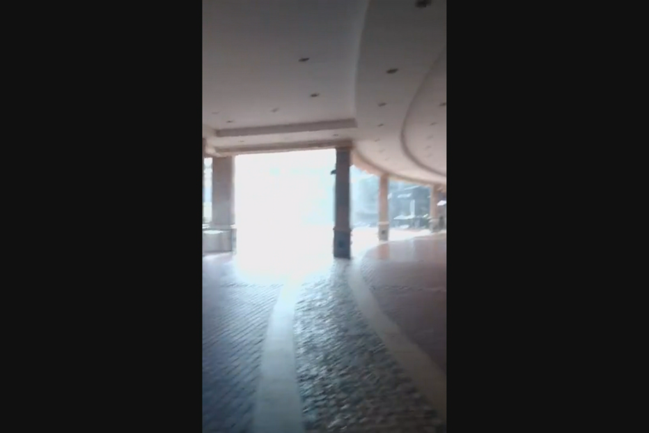 Tempestade parte vidros e arranca árvores no Fórum Algarve