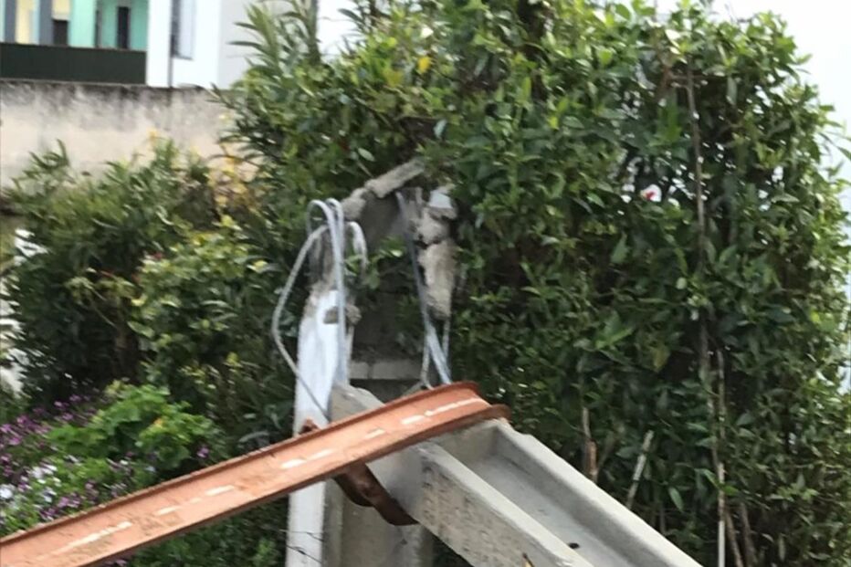 Tornado deixa rasto de destruição no Algarve