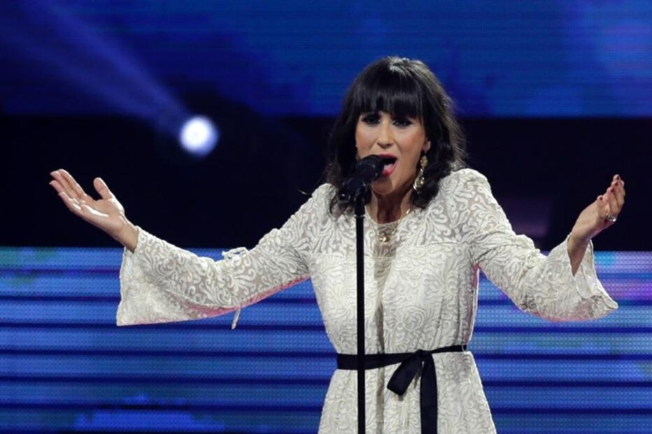 Voo das Cegonhas, interpretada por Lili