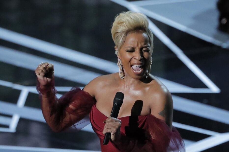 Mary J. Blige canta a canção-tema de 