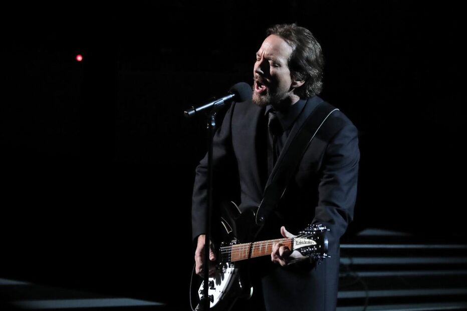 Eddie Vedder, vocalista dos Pearl Jam, durante o momento 