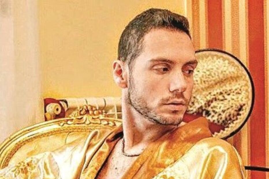 padre, extorsão, fiéis, prostitutos, itália