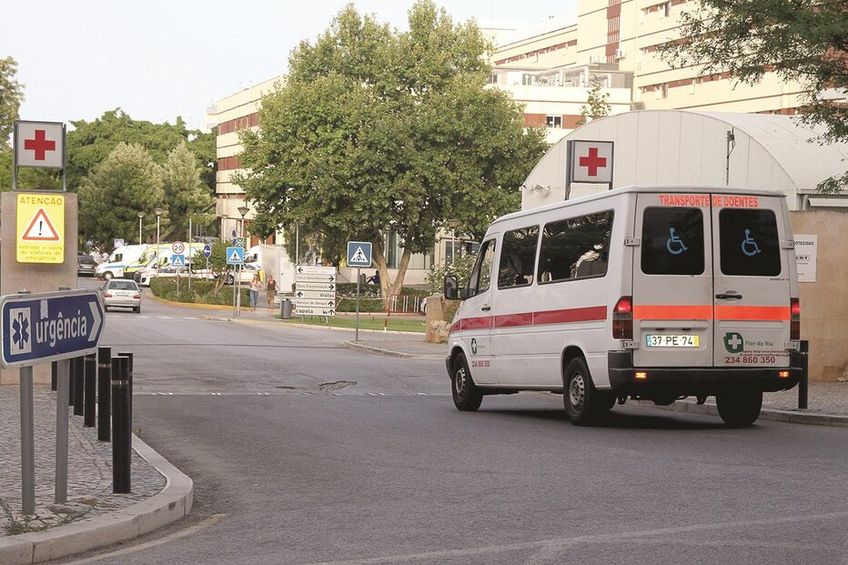 Hospital de Faro está sobrelotado e os médicos defendem que a solução passa pela construção de uma nova unidade    