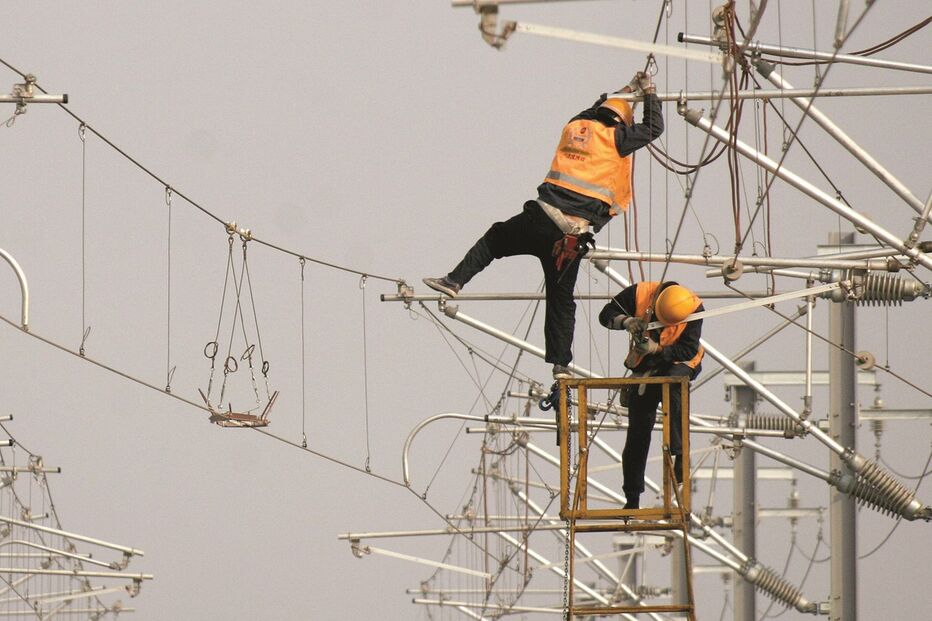 Reparação de linha de eletricidade