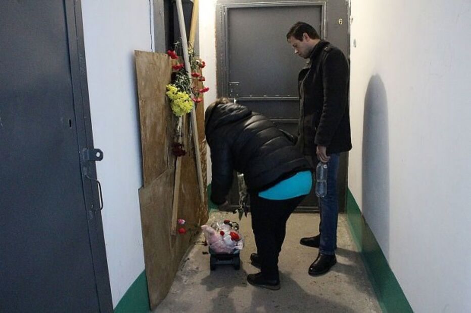 Mãe vê filho bebé morrer antes de ser esmagada por elevador