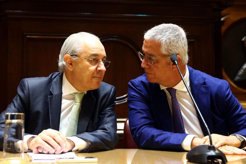 Rui Rio com Fernando Negrão na reunião com a bancada do PSD