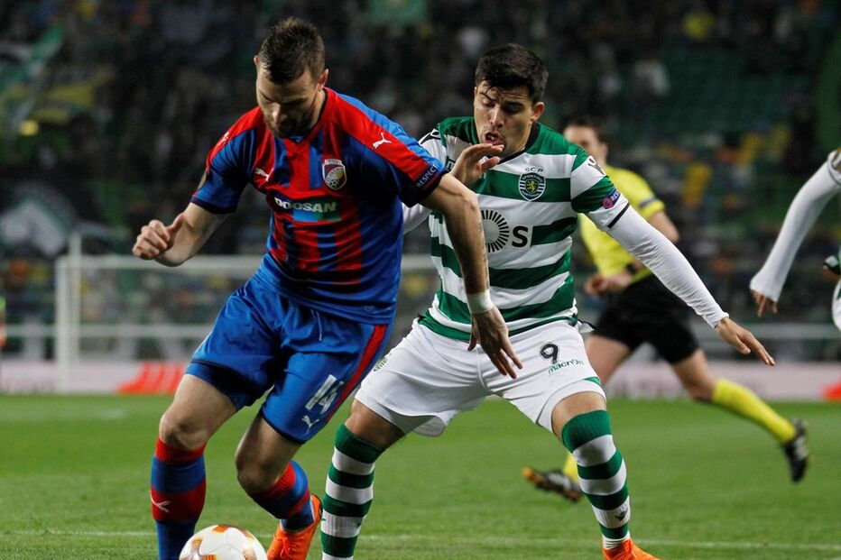 Jogadores em ação no Sporting - Plzen