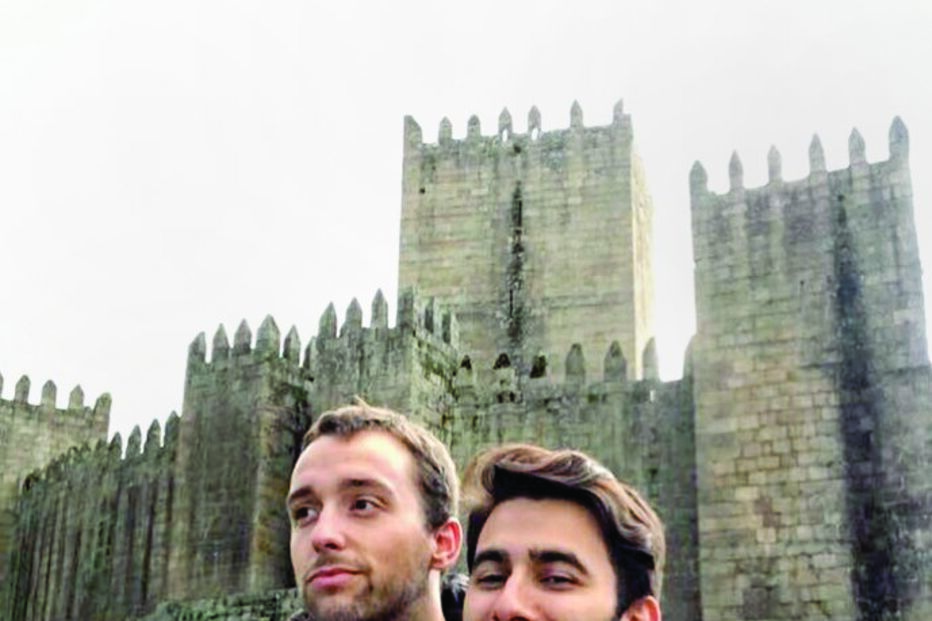 Nas redes sociais, o casal partilhou várias fotos de momentos felizes a dois