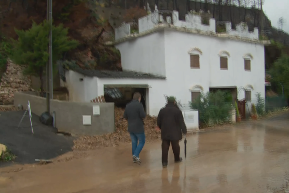 Cheias destroem casa em Ferreira do Zêzere 