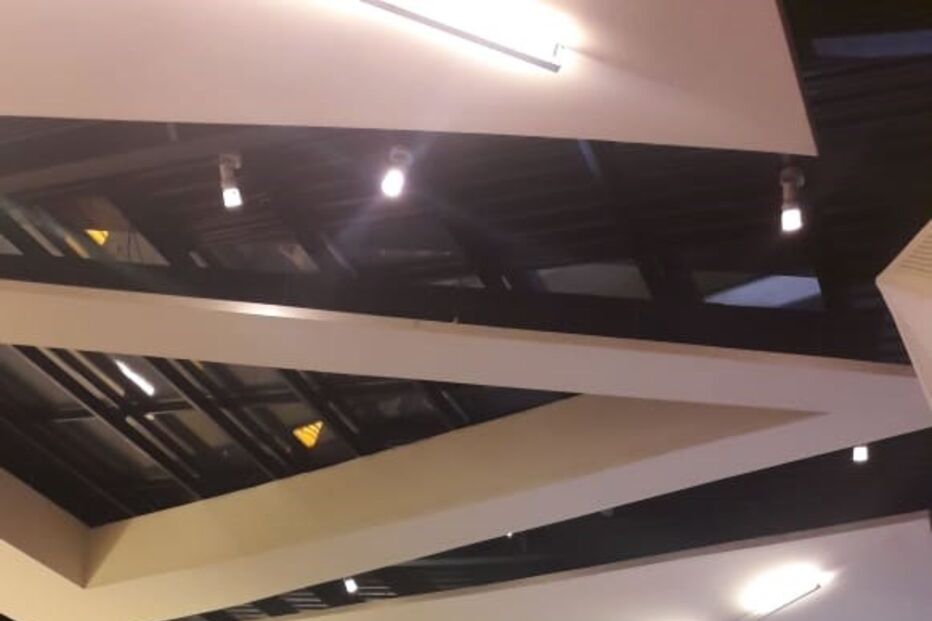 Queda de tecto do LeiriaShopping lança o pânico