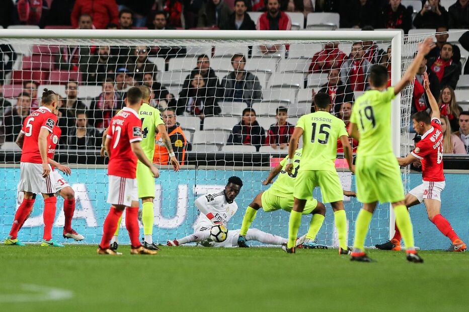 Benfica e Desportivo das Aves jogaram este sábado no Estádio da Luz