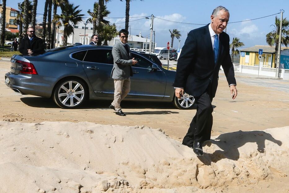 Presidente visitou a Praia de Faro, fortemente afetada pelo mau tempo nos últimos dias