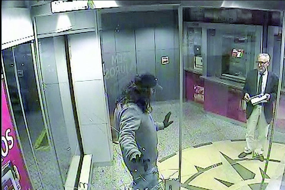 Dupla levou a cabo roubos na Ramada e em Cascais